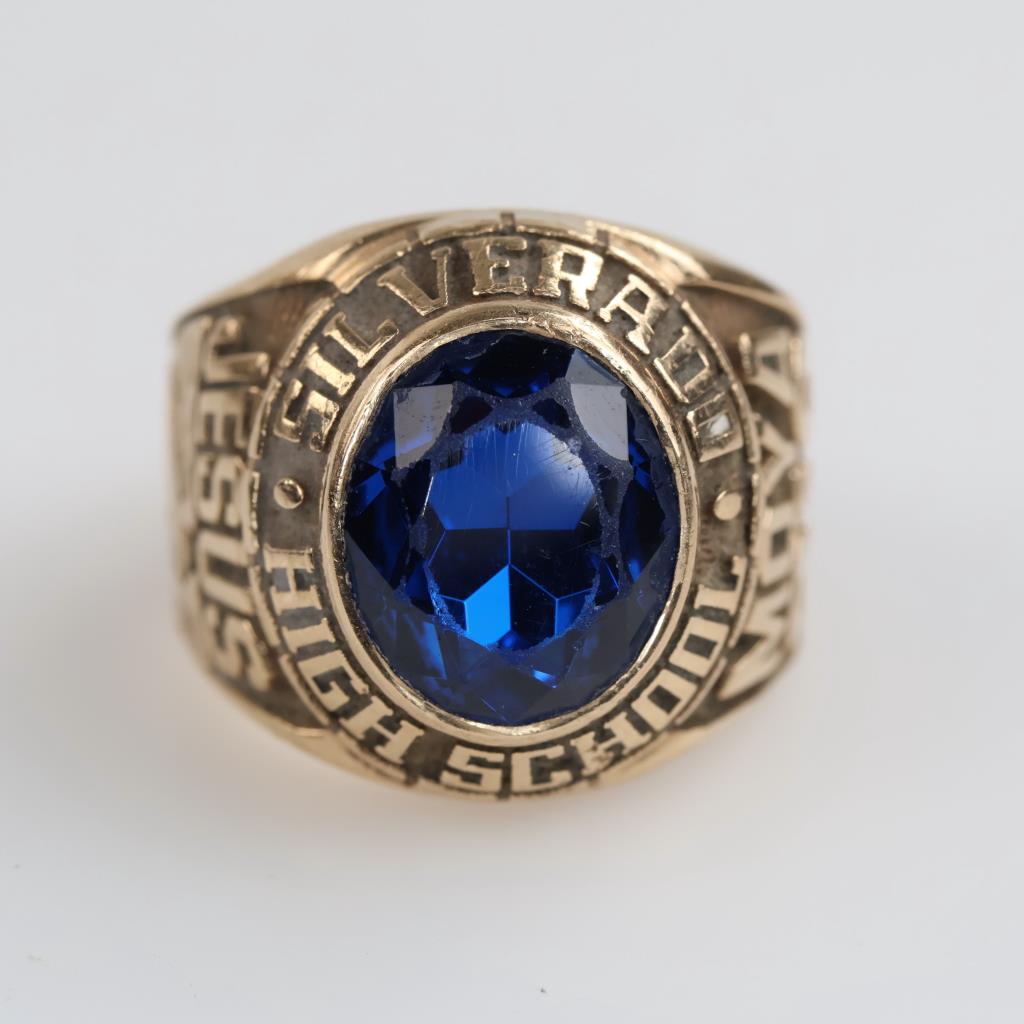 14kt Gold Blue Stone Class Ring