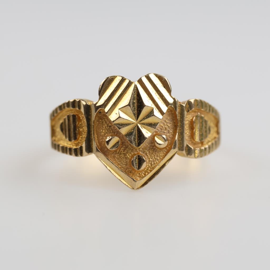 14kt Gold Carved Heart Ring