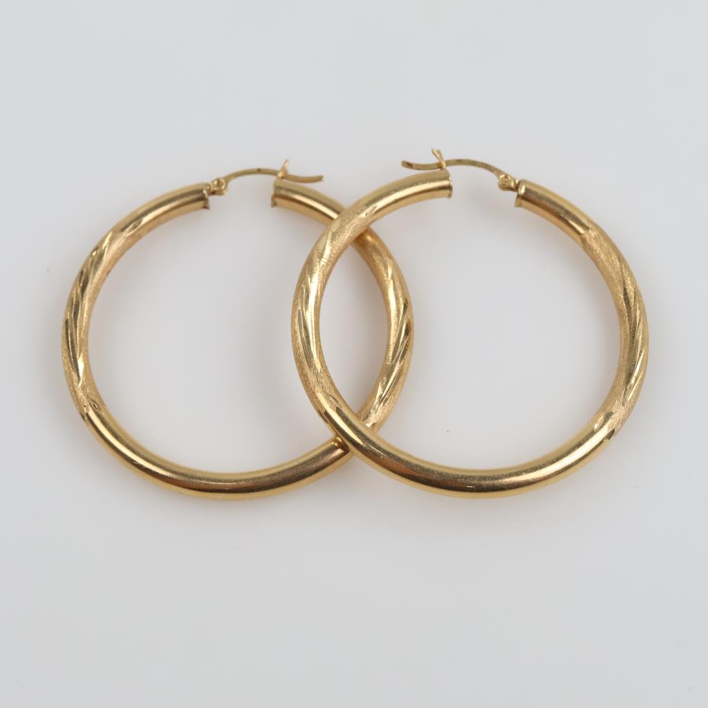 14kt Gold Carved Hollow Hoop Earrings