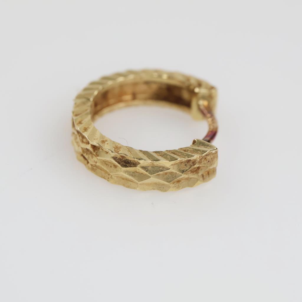 14kt Gold Carved Huggie Hoop Earring