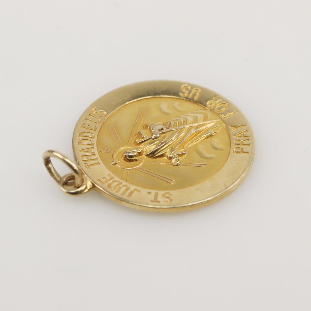 14kt Gold Circle Religious Pendant Property Room