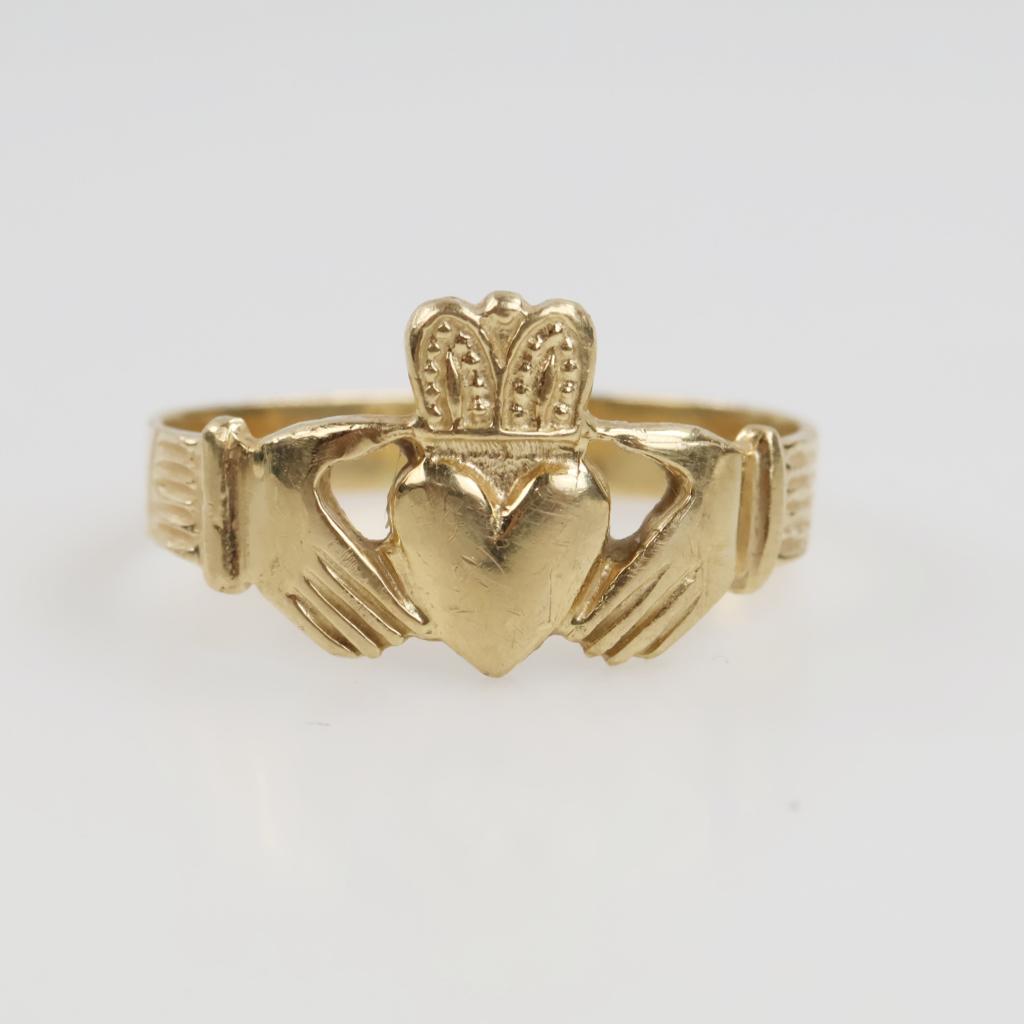 14kt Gold Claddagh Ring