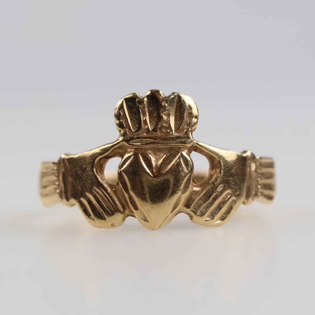14kt Gold Claddagh Ring
