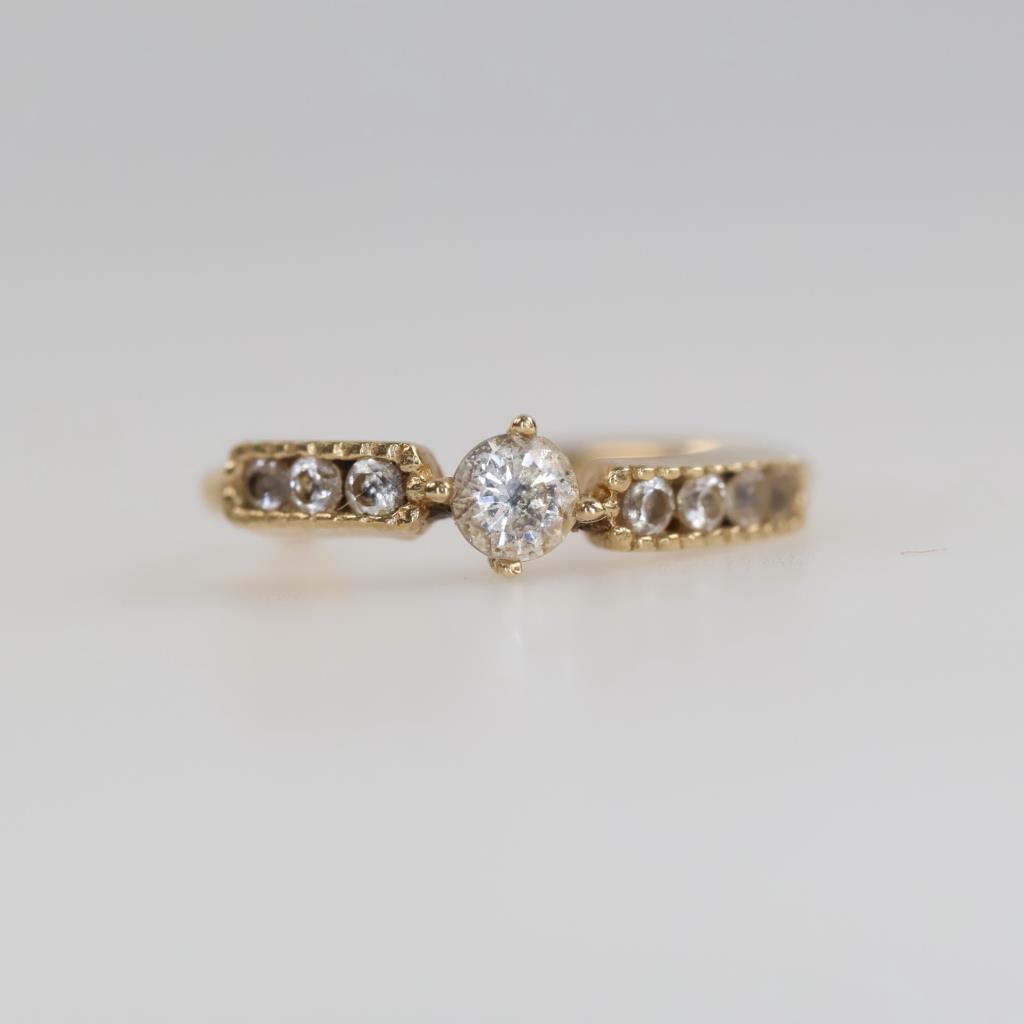 14kt Gold Clear Stone Earring