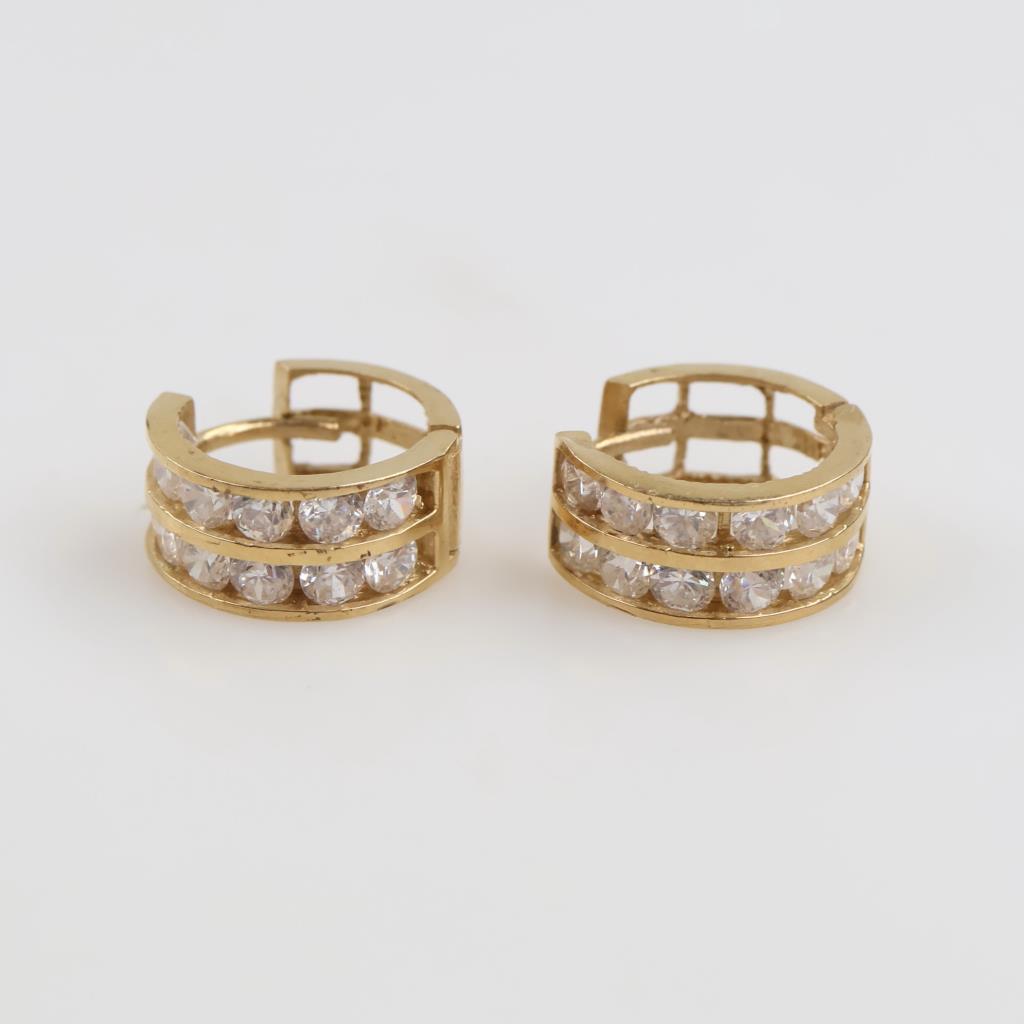14kt Gold Clear Stone Hoop Earrings