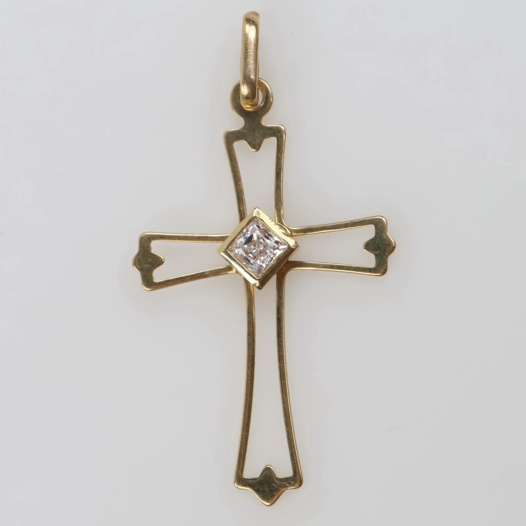 14kt Gold Clear Stone Pendant