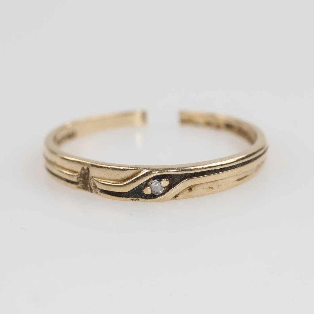 14kt Gold Clear Stone Ring