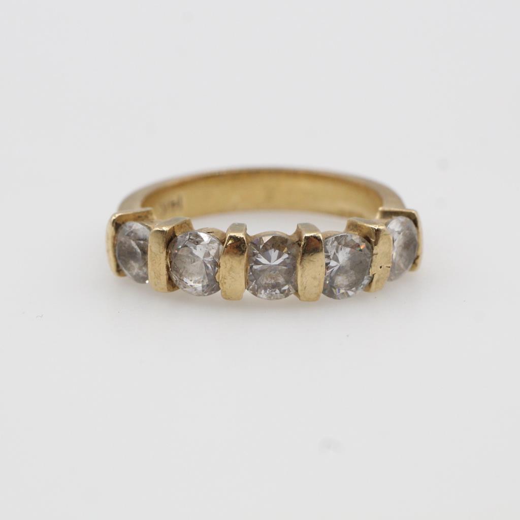 14kt Gold Clear Stone Ring