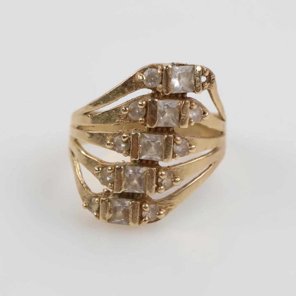 14kt Gold Clear Stone Ring