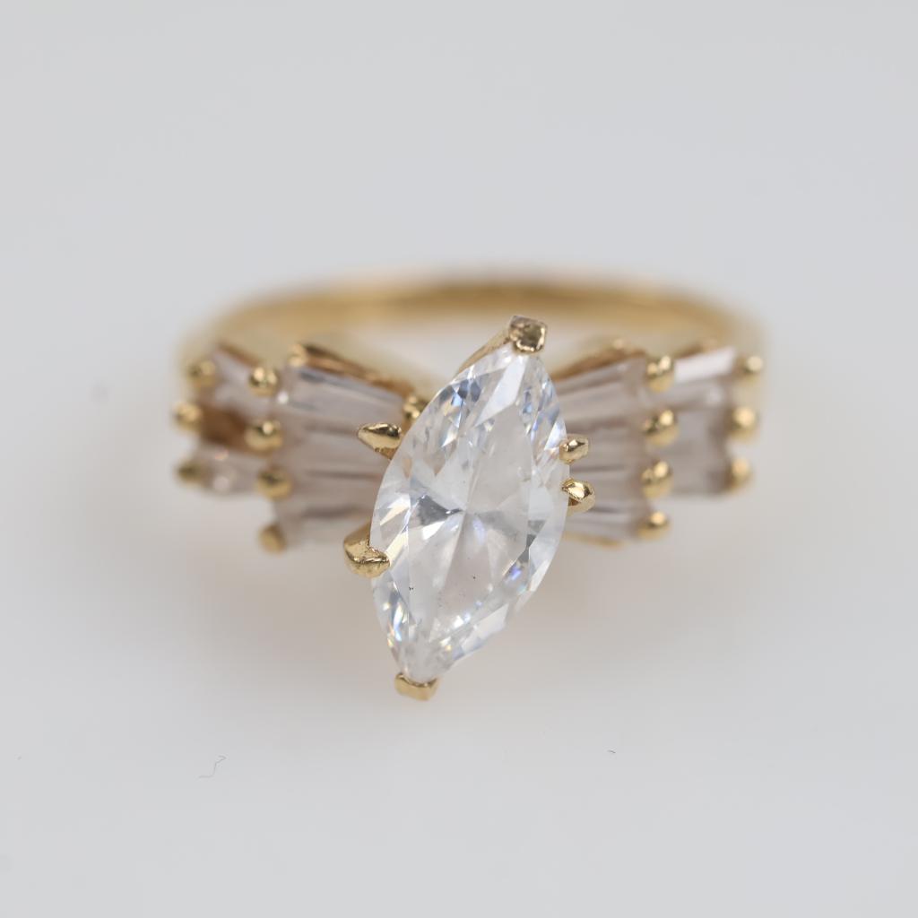 14kt Gold Clear Stone Ring