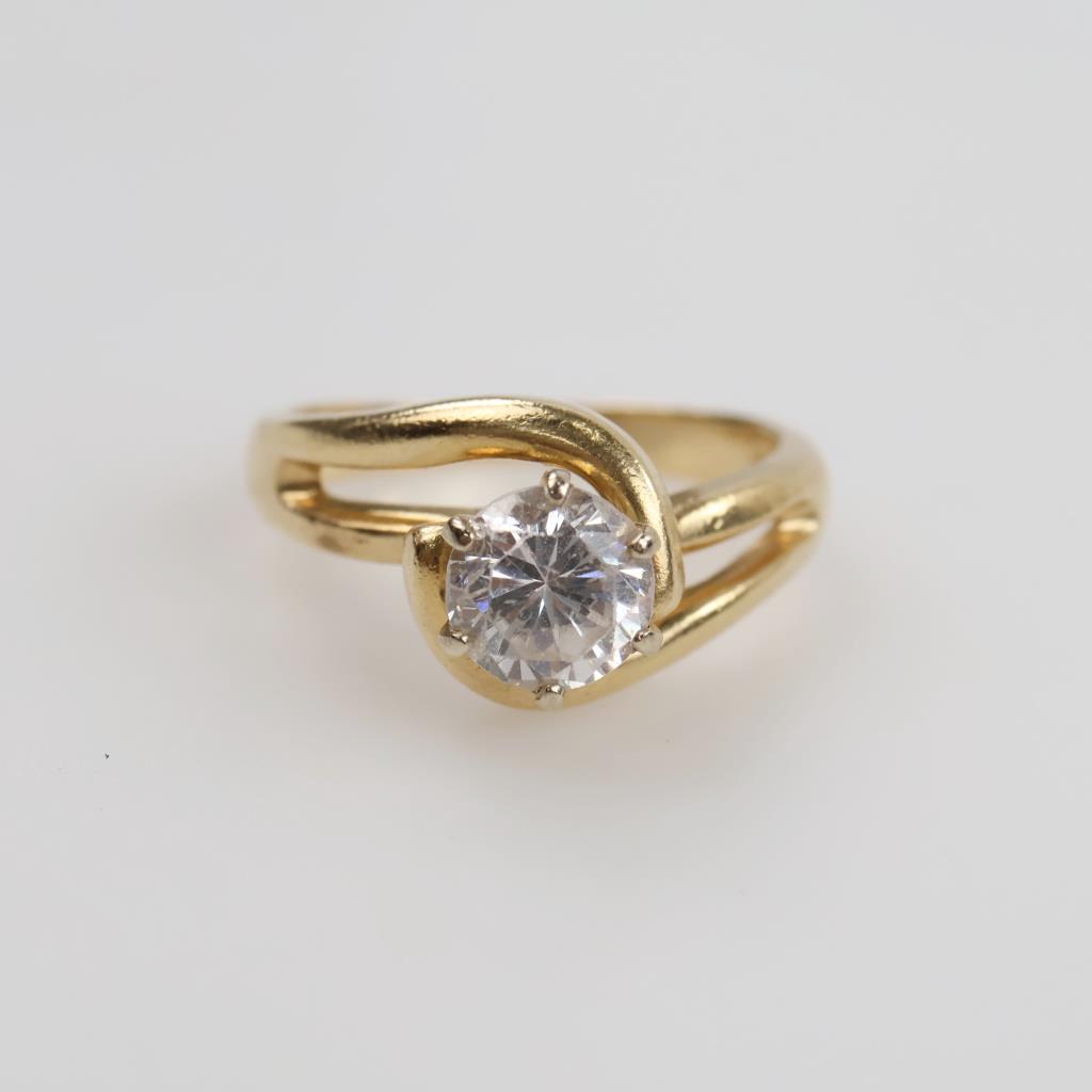 14kt Gold Clear Stone Ring