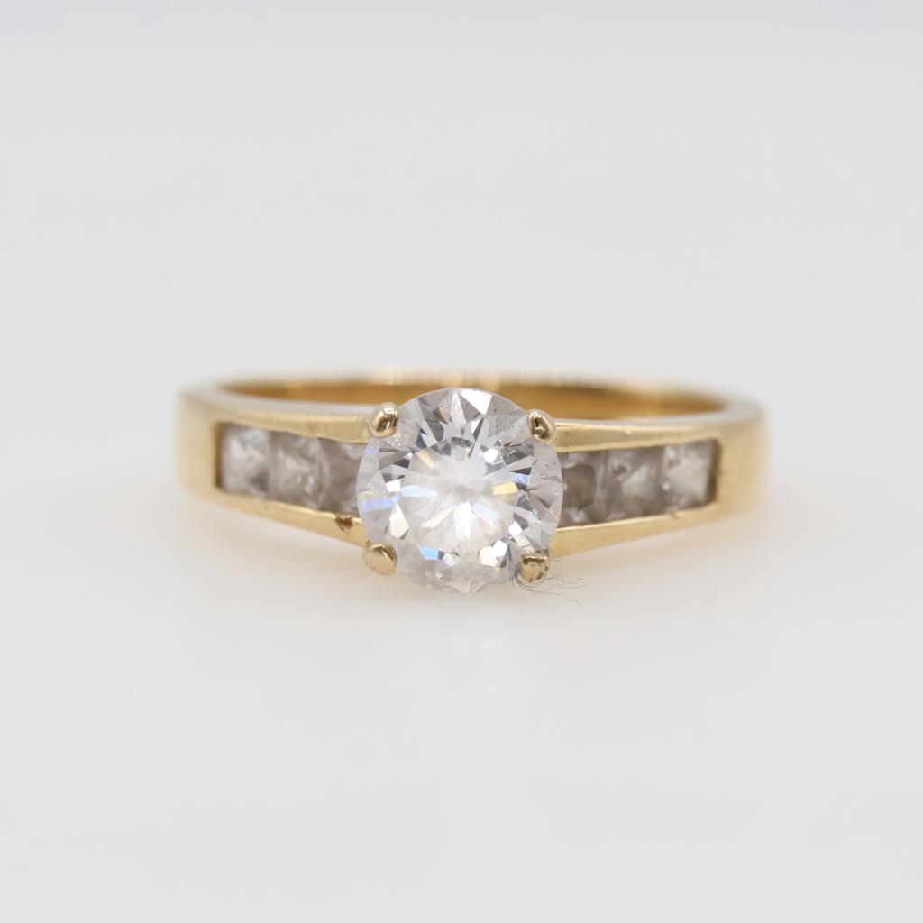 14kt Gold Clear Stone Ring