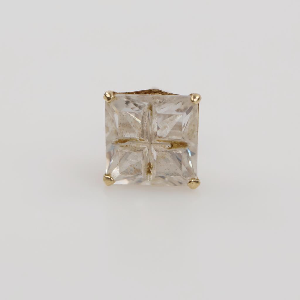 14kt Gold Clear Stone Stud Earring