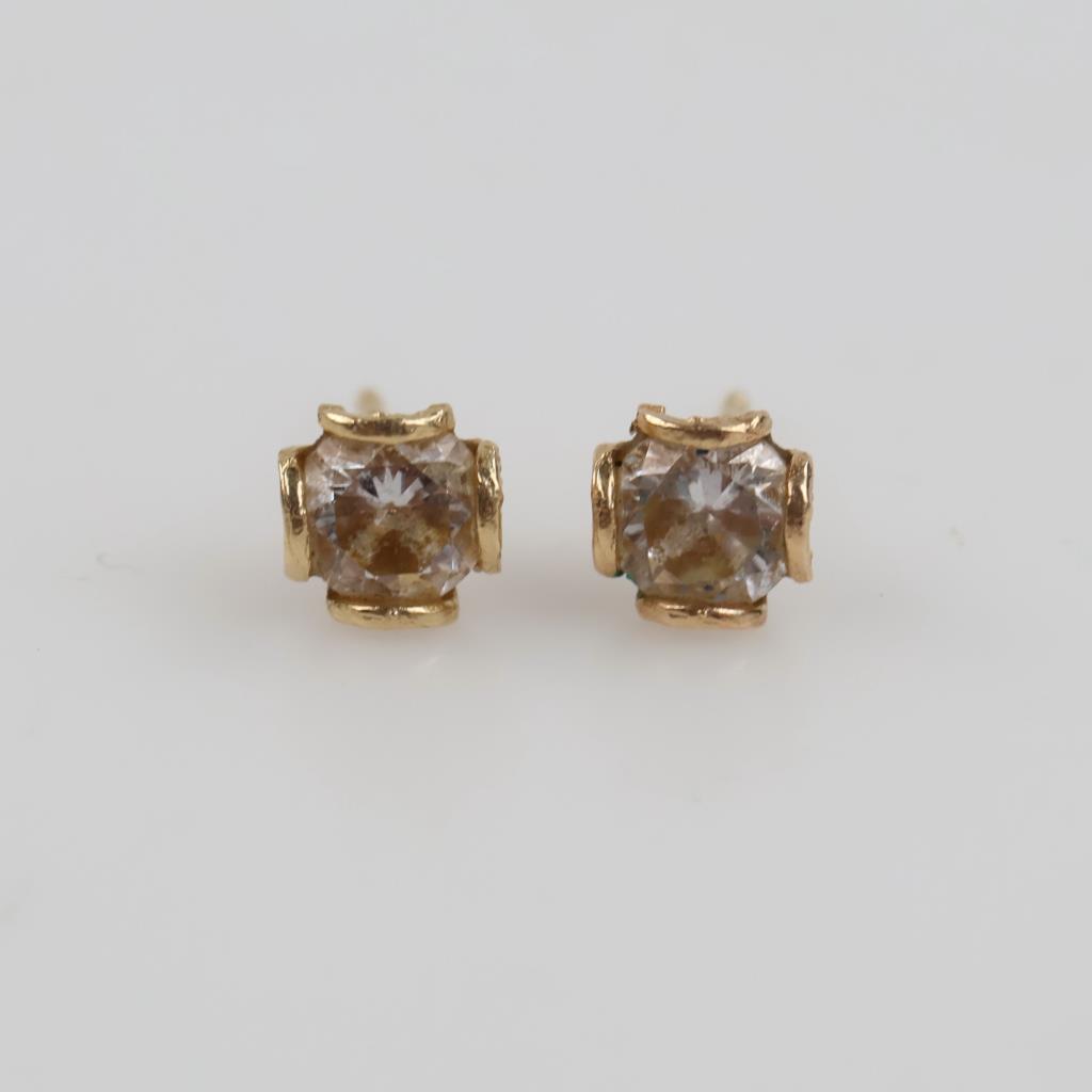 14kt Gold Clear Stone Stud Earrings