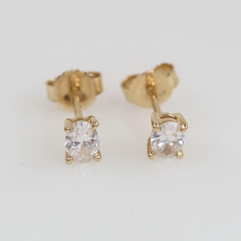 14kt Gold Clear Stone Stud Earrings
