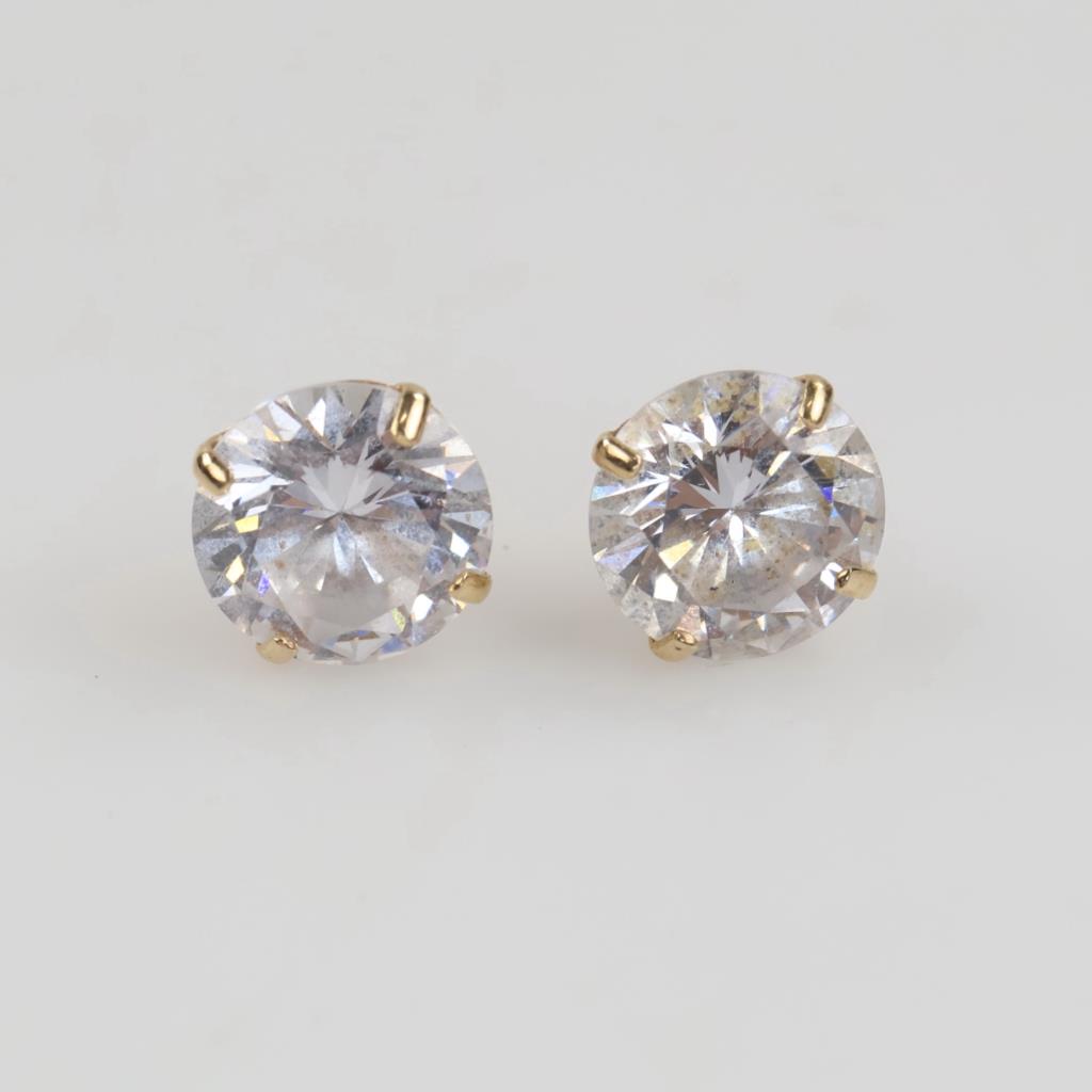 14kt Gold Clear Stone Stud Earrings