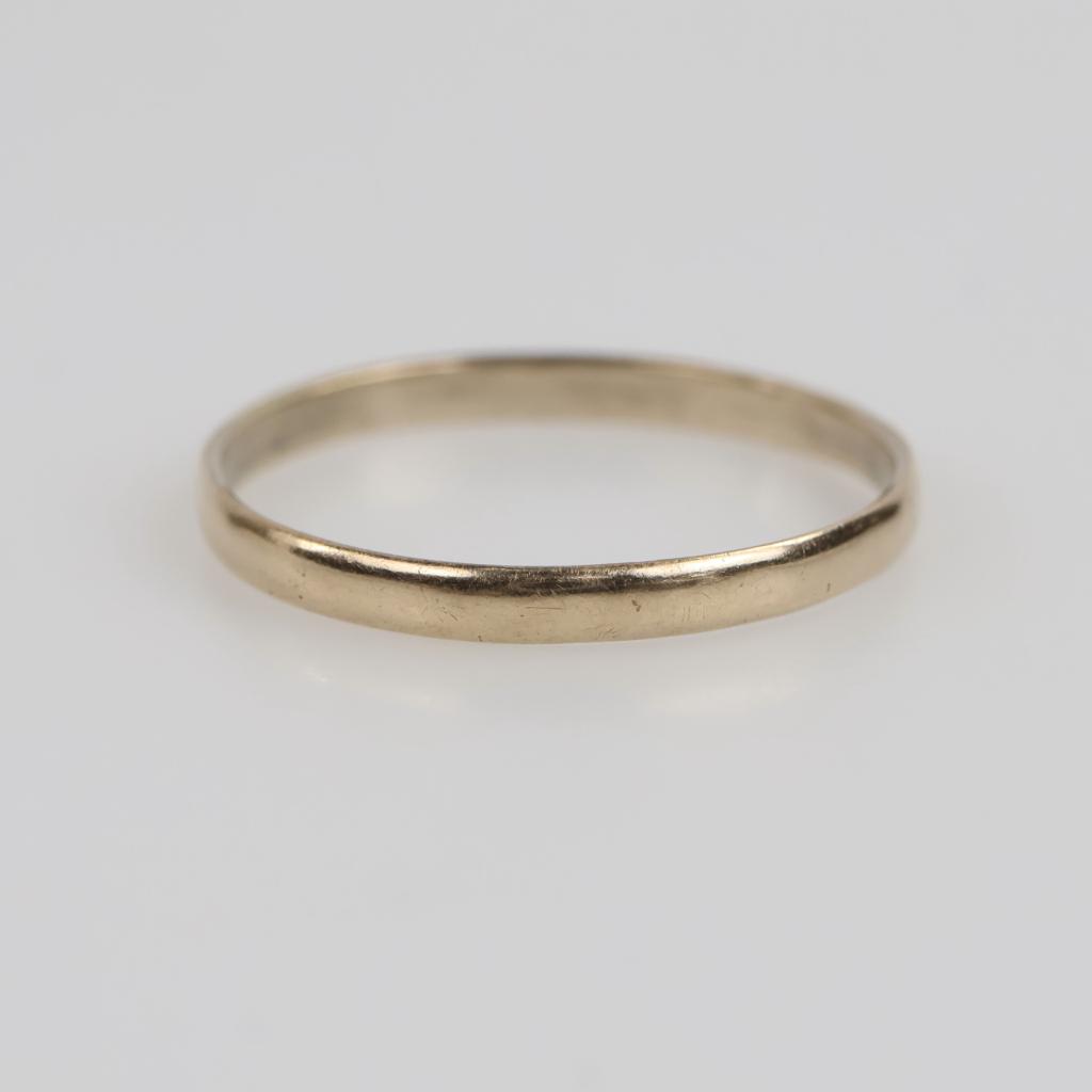 14kt Gold Delicate Band