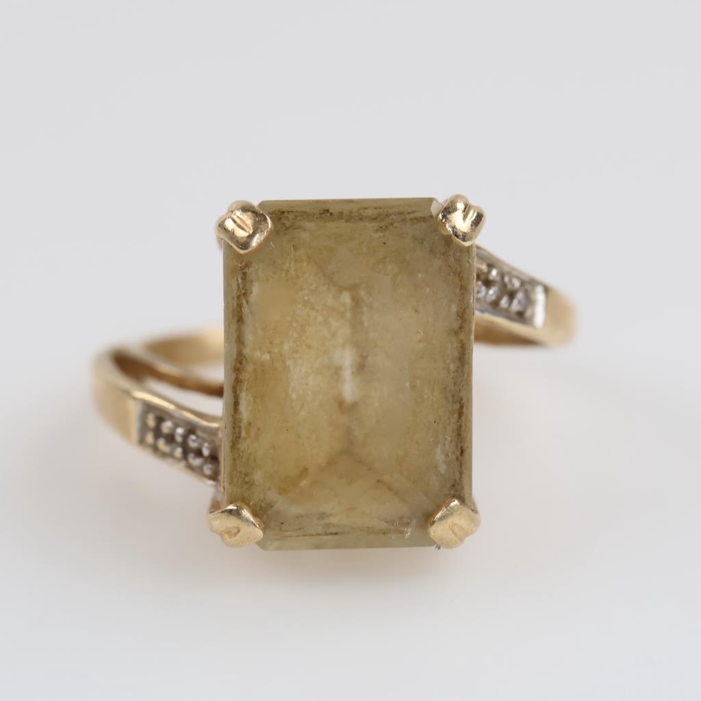 14kt Gold Diamond Accent Light Green Stone Ring