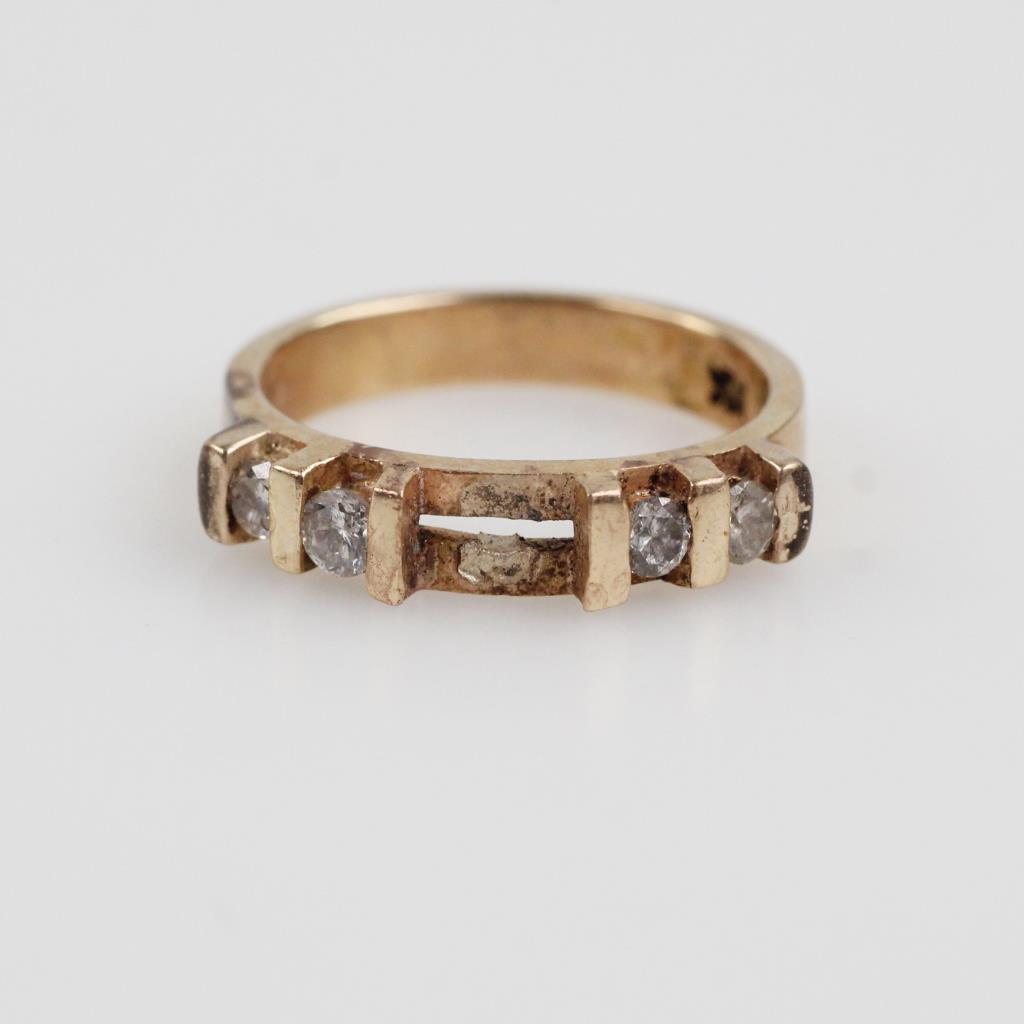 14kt Gold Diamond Accent Ring