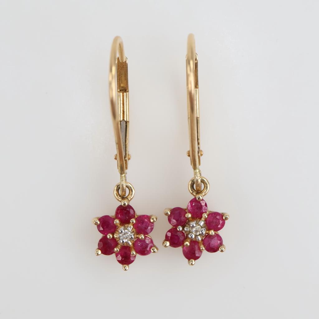 14kt Gold Diamond And Red Stone Earrings