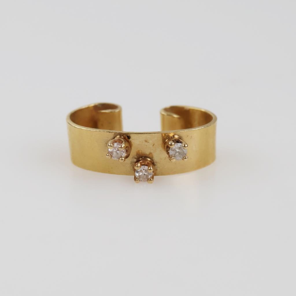 14kt Gold Diamond Ear Cuff