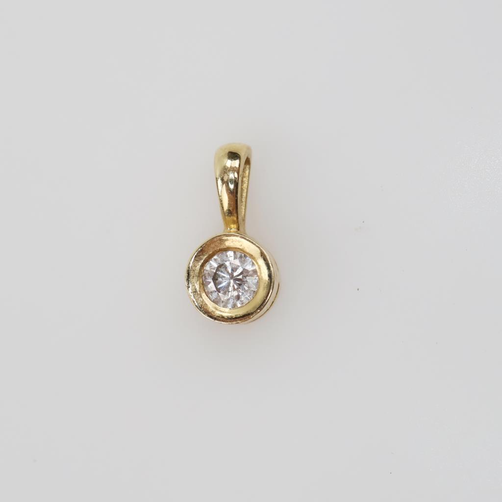 14kt Gold Diamond Pendant