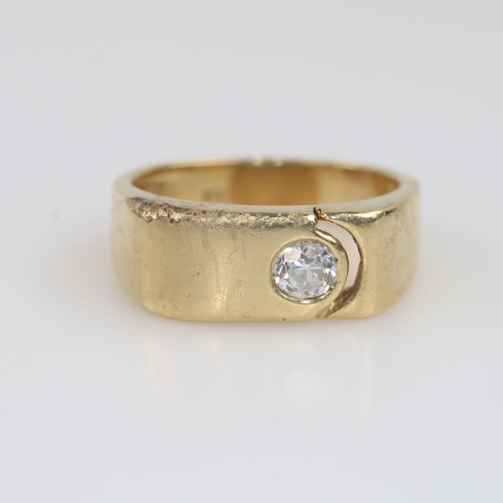 14kt Gold Diamond Ring