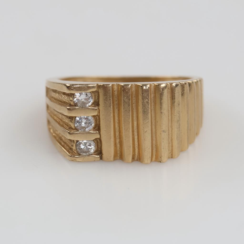 14kt Gold Diamond Ring