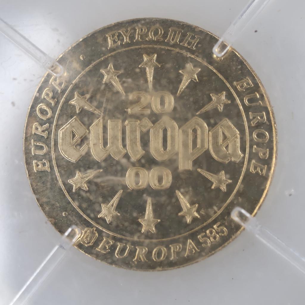 14kt Gold Europe 2000 Calendar Souvenir Medallion