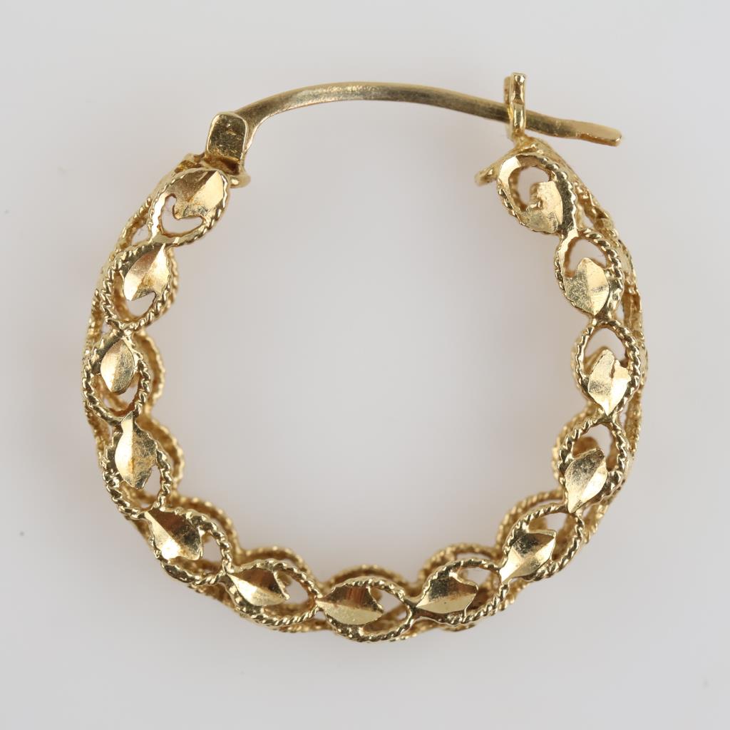 14kt Gold Filigree Hoop Earring