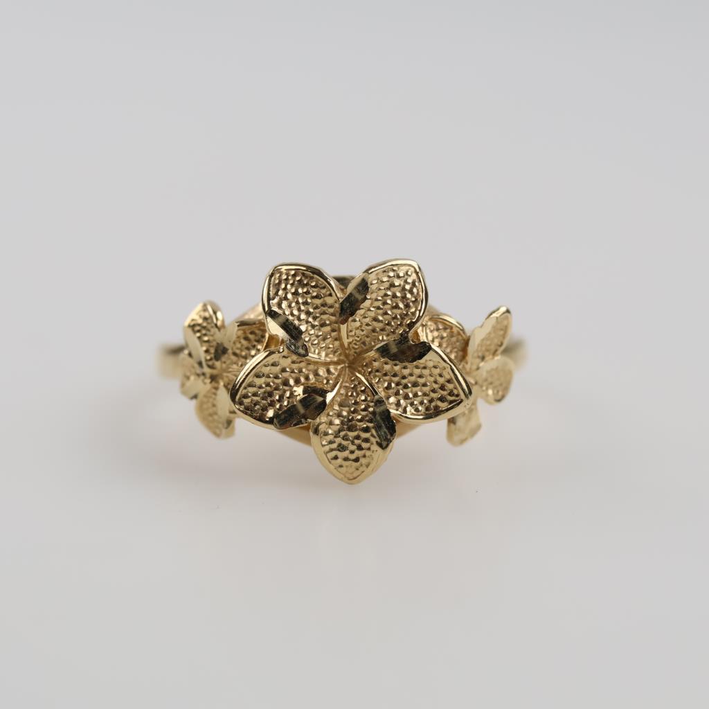 14kt Gold Flower Ring