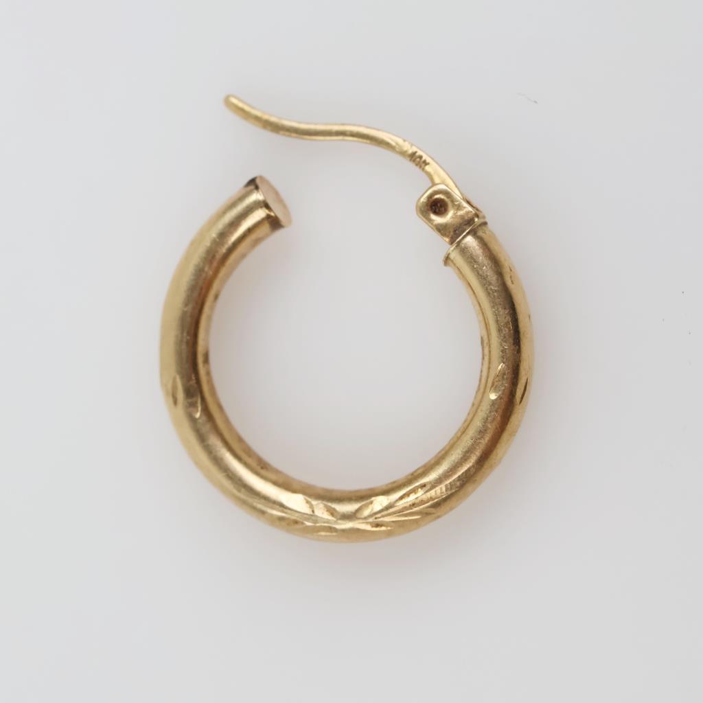 14kt Gold Hollow Hoop Earring