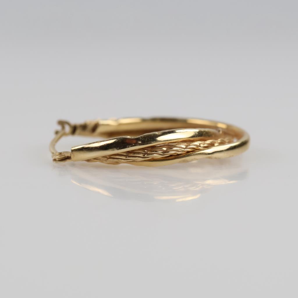 14kt Gold Hollow Hoop Earring