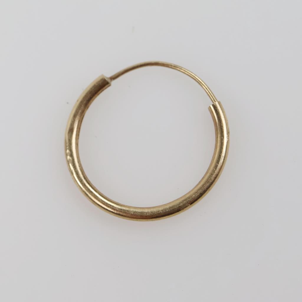 14kt Gold Hollow Hoop Earring