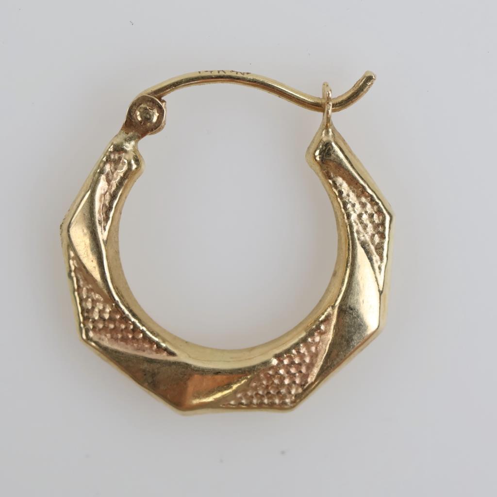 14kt Gold Hollow Hoop Earring