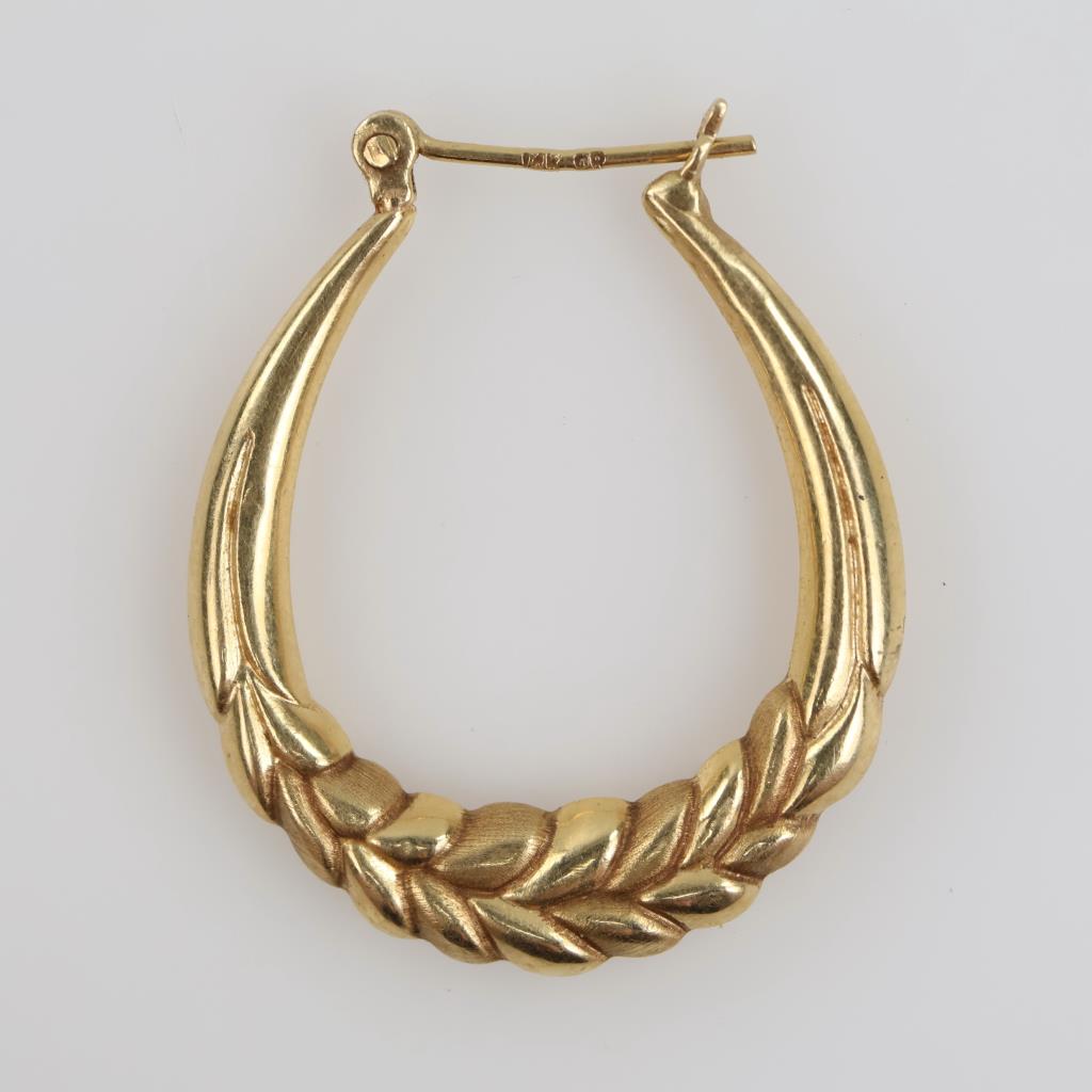 14kt Gold Hollow Hoop Earring