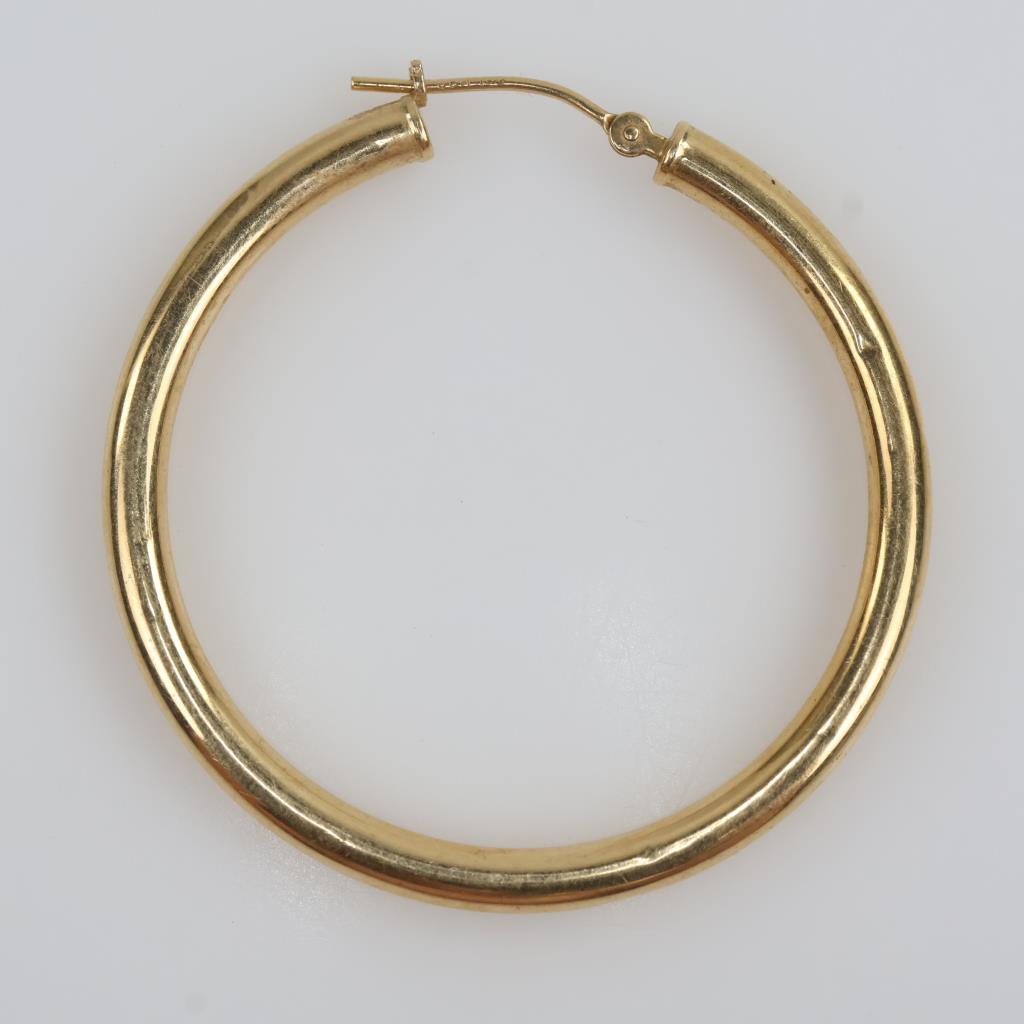 14kt Gold Hollow Hoop Earring