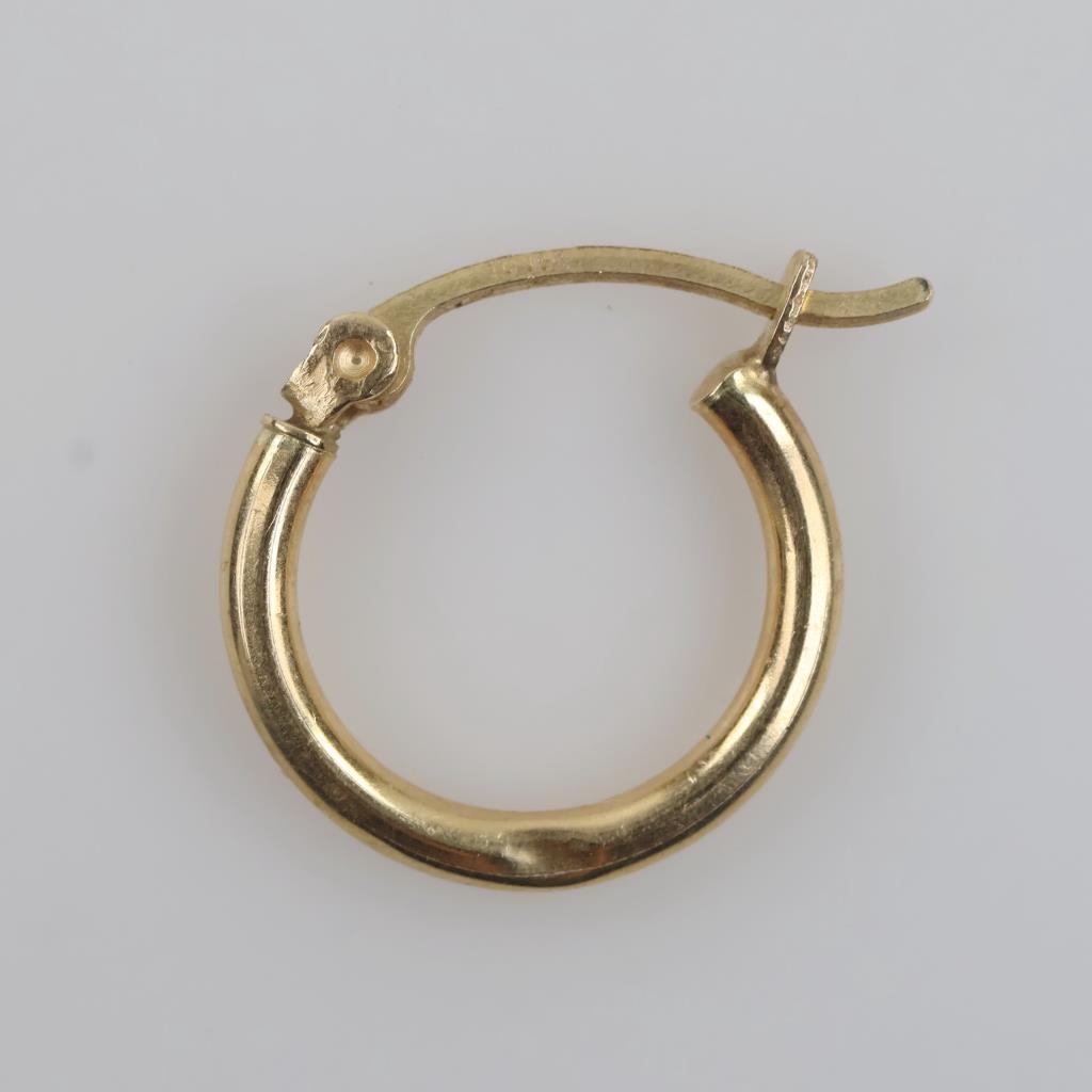 14kt Gold Hollow Hoop Earring