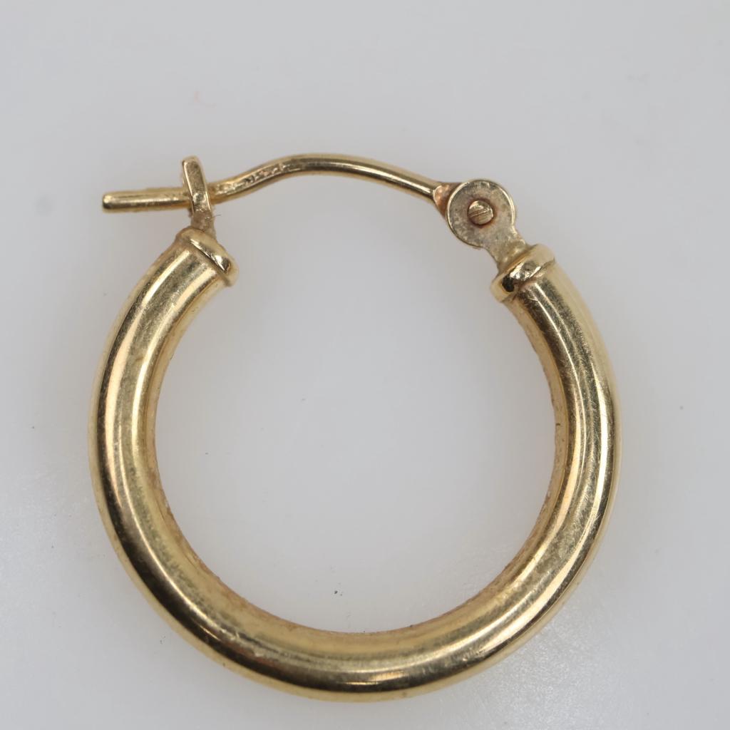 14kt Gold Hollow Hoop Earring