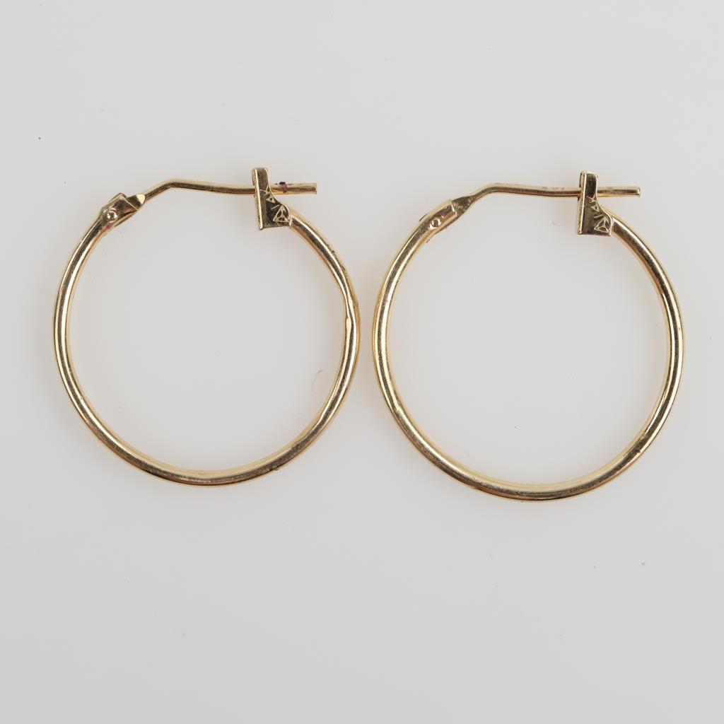 14kt Gold Hollow Hoop Earrings