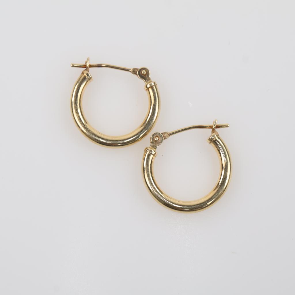 14kt Gold Hollow Hoop Earrings