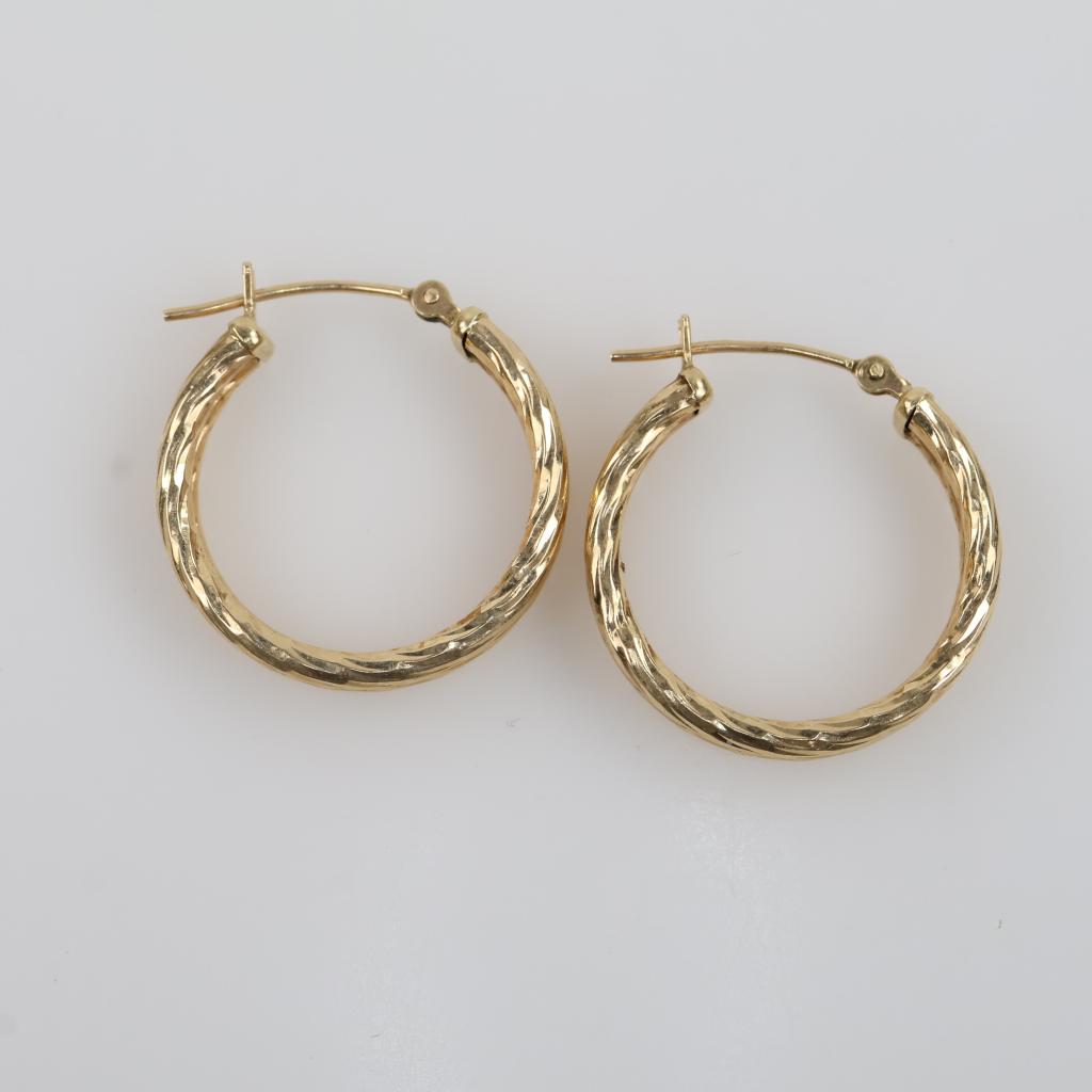 14kt Gold Hollow Hoop Earrings