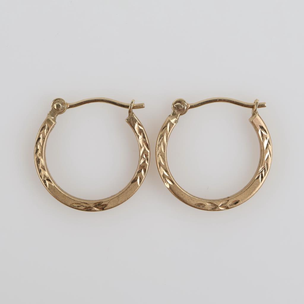 14kt Gold Hollow Hoop Earrings
