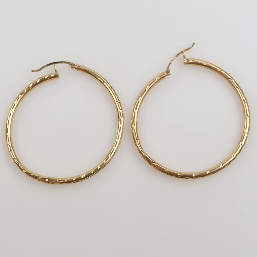14kt Gold Hollow Hoop Earrings