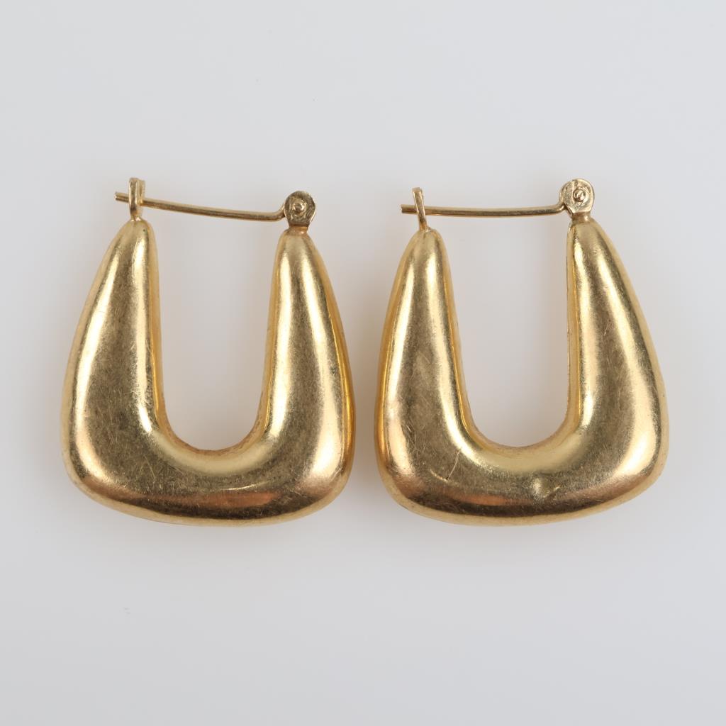 14kt Gold Hollow Hoop Earrings