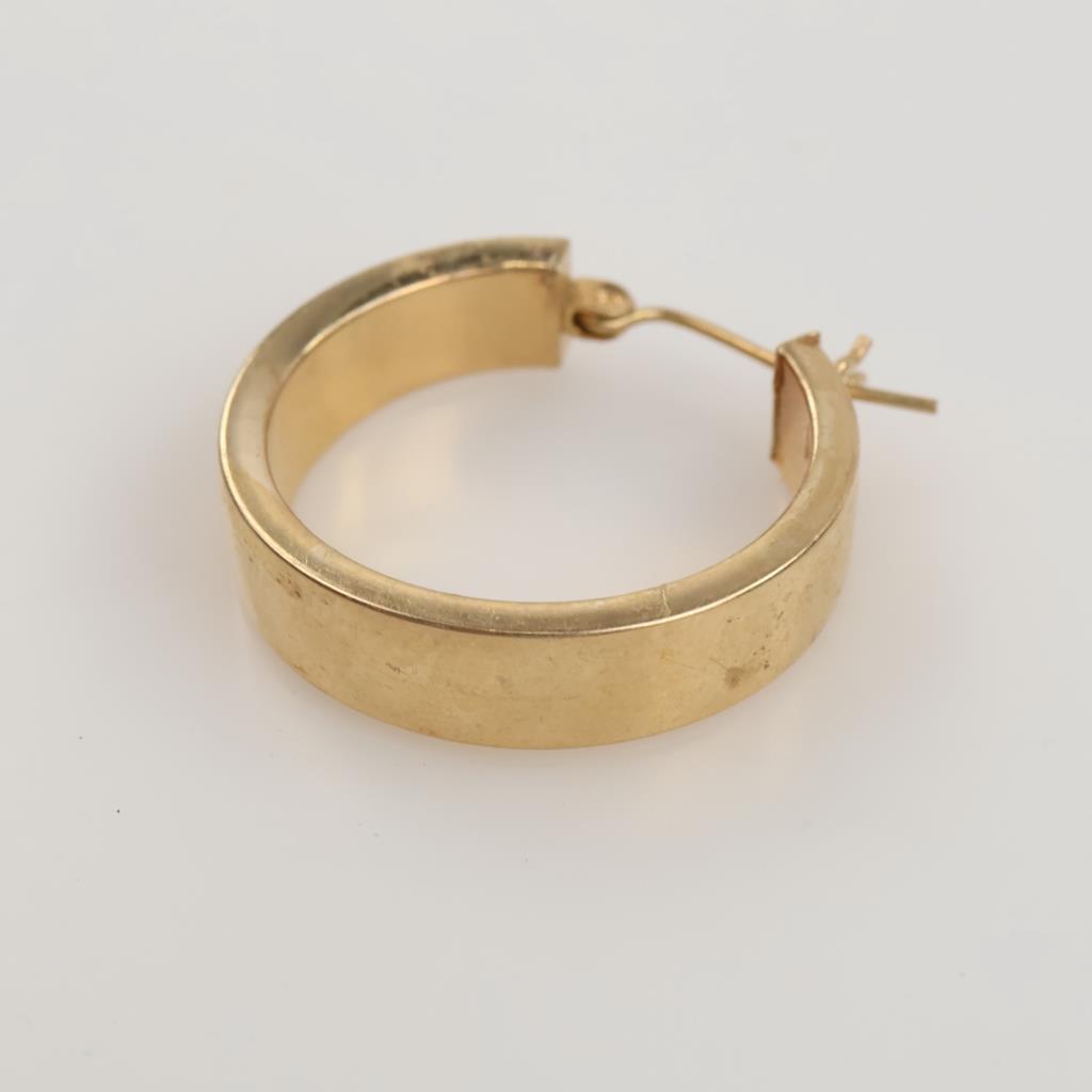 14kt Gold Hollow Hoop Single Earring