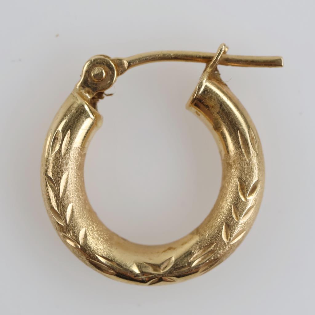 14kt Gold Hollow Huggie Hoop Earring
