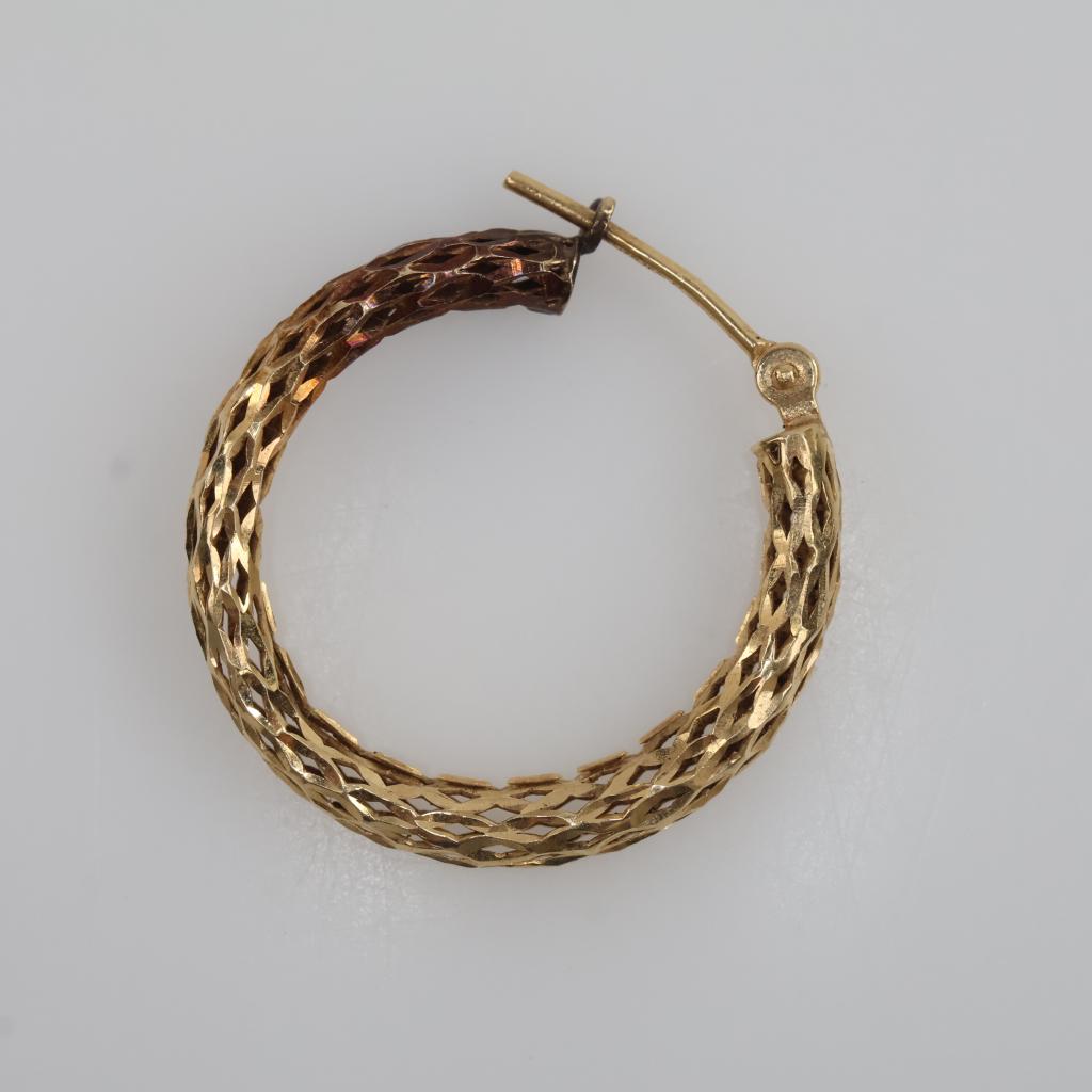 14kt Gold Hollow Lattice Hoop Earring