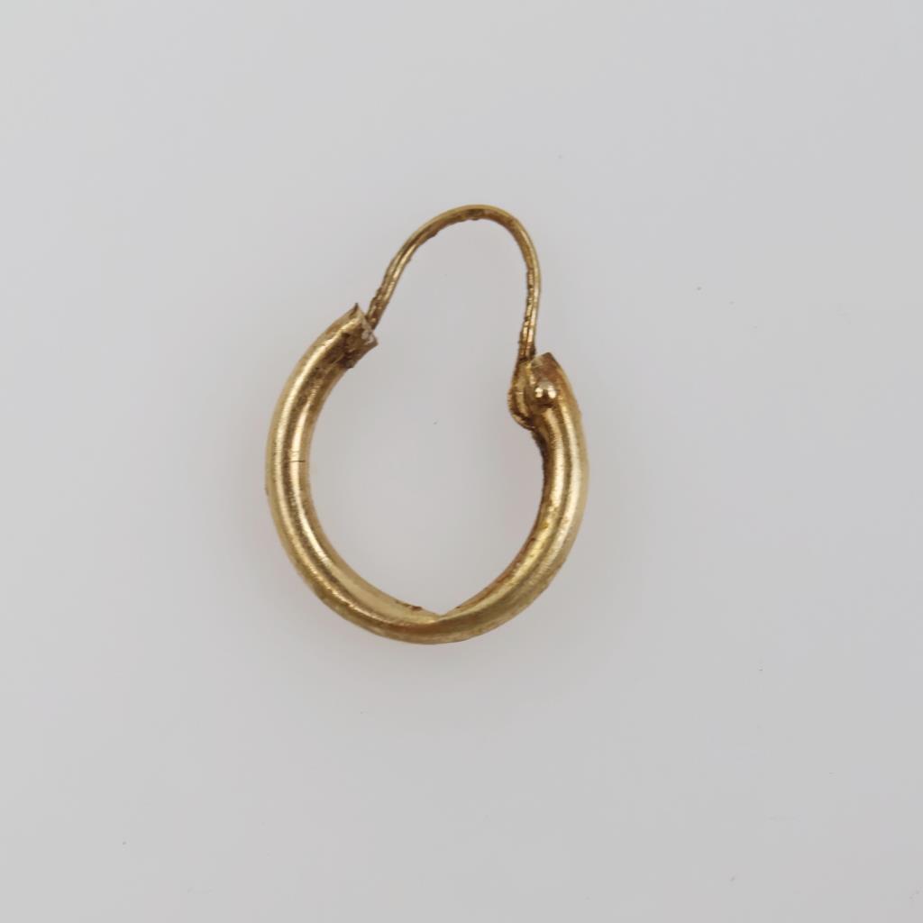 14kt Gold Hollow Mini Hoop Earring