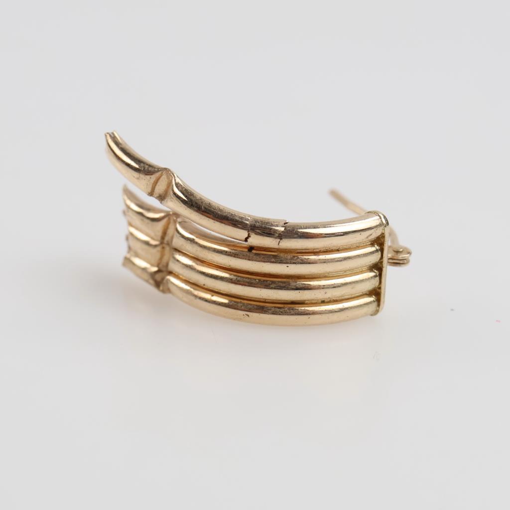 14kt Gold Hollow Piece